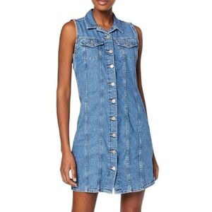 Levi's Aubrey Blue Denim Sleeveless Dress
Button down size medium